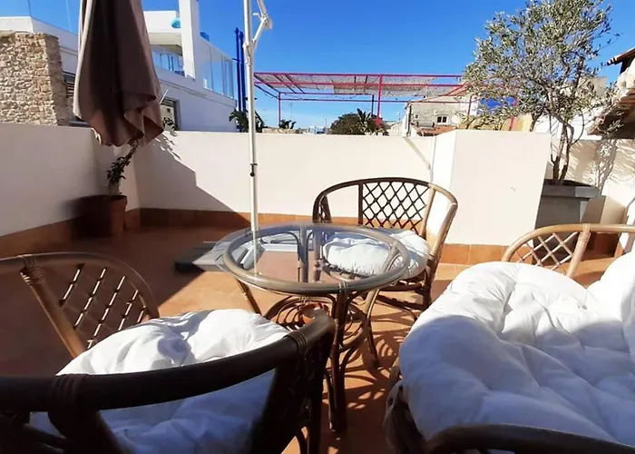 Apartamentos Al Andalusi דירה *